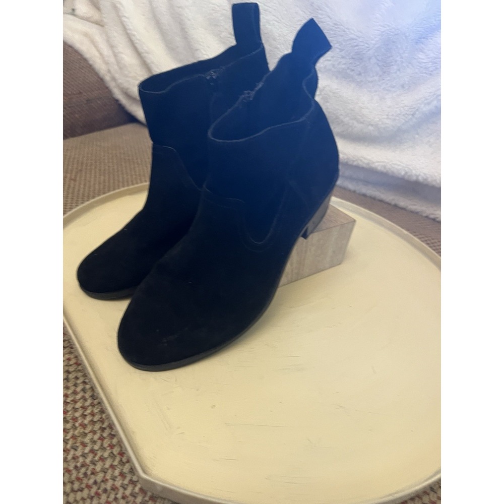 Vionic Vera Water-Resistant Suede Side Zip Ankle Boots Booties Sz 8 Black